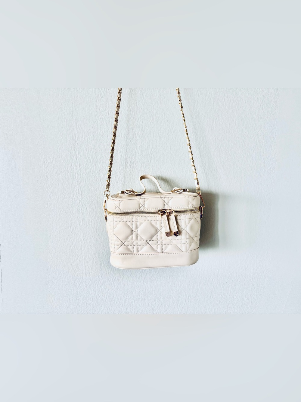 Quilted Cream Crossbody Vanity Bag with Gold Chain